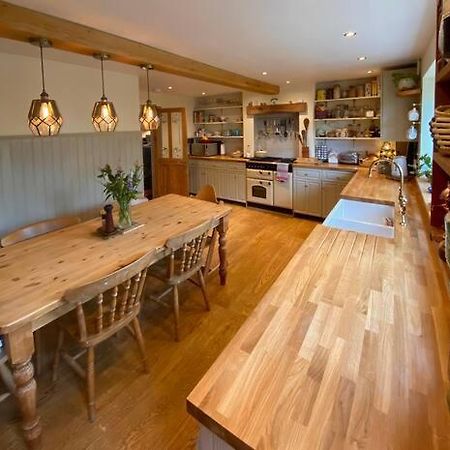 Cottage In The Heart Of Frome Exterior foto